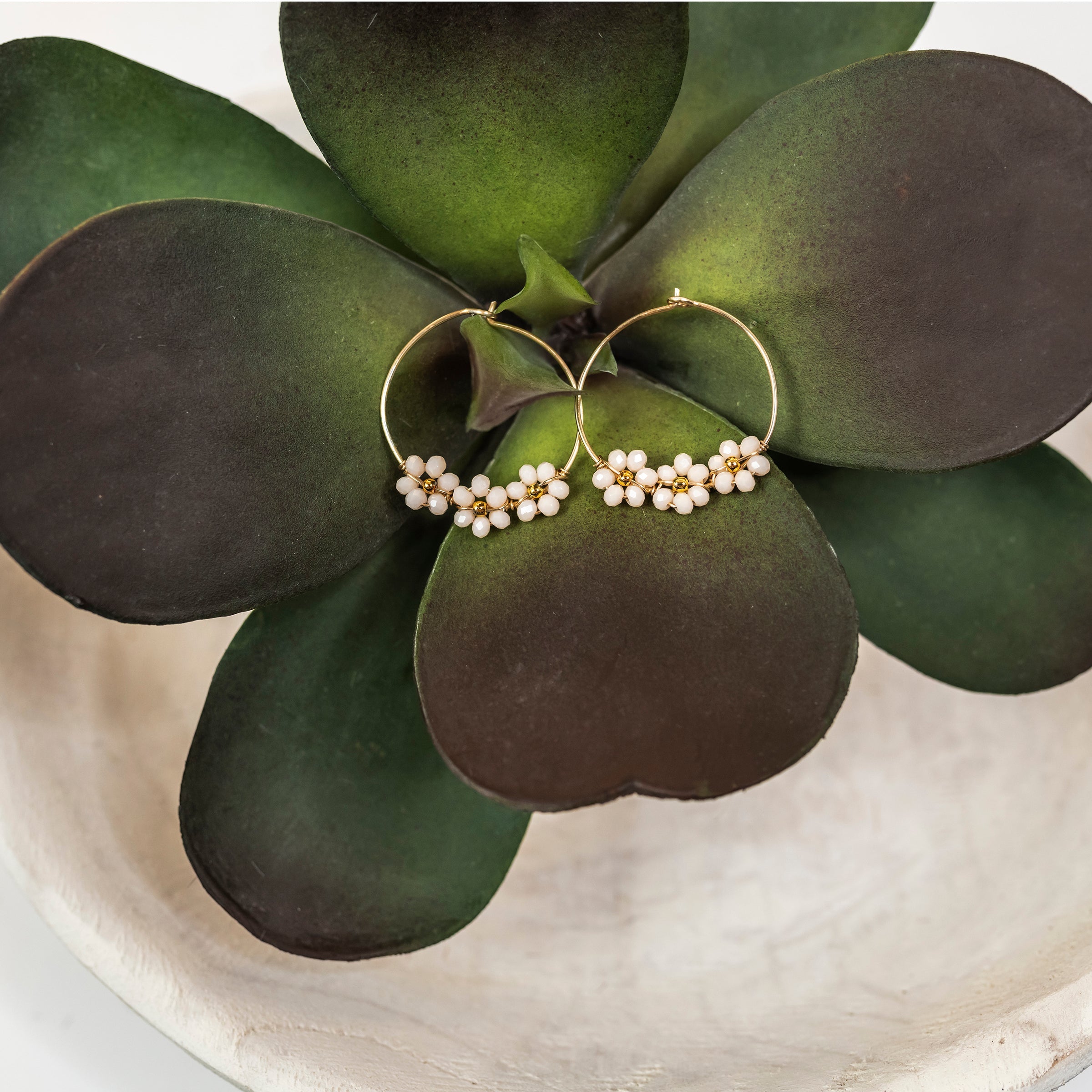 Daisy gold earrings - P's One-Stop Shop 
